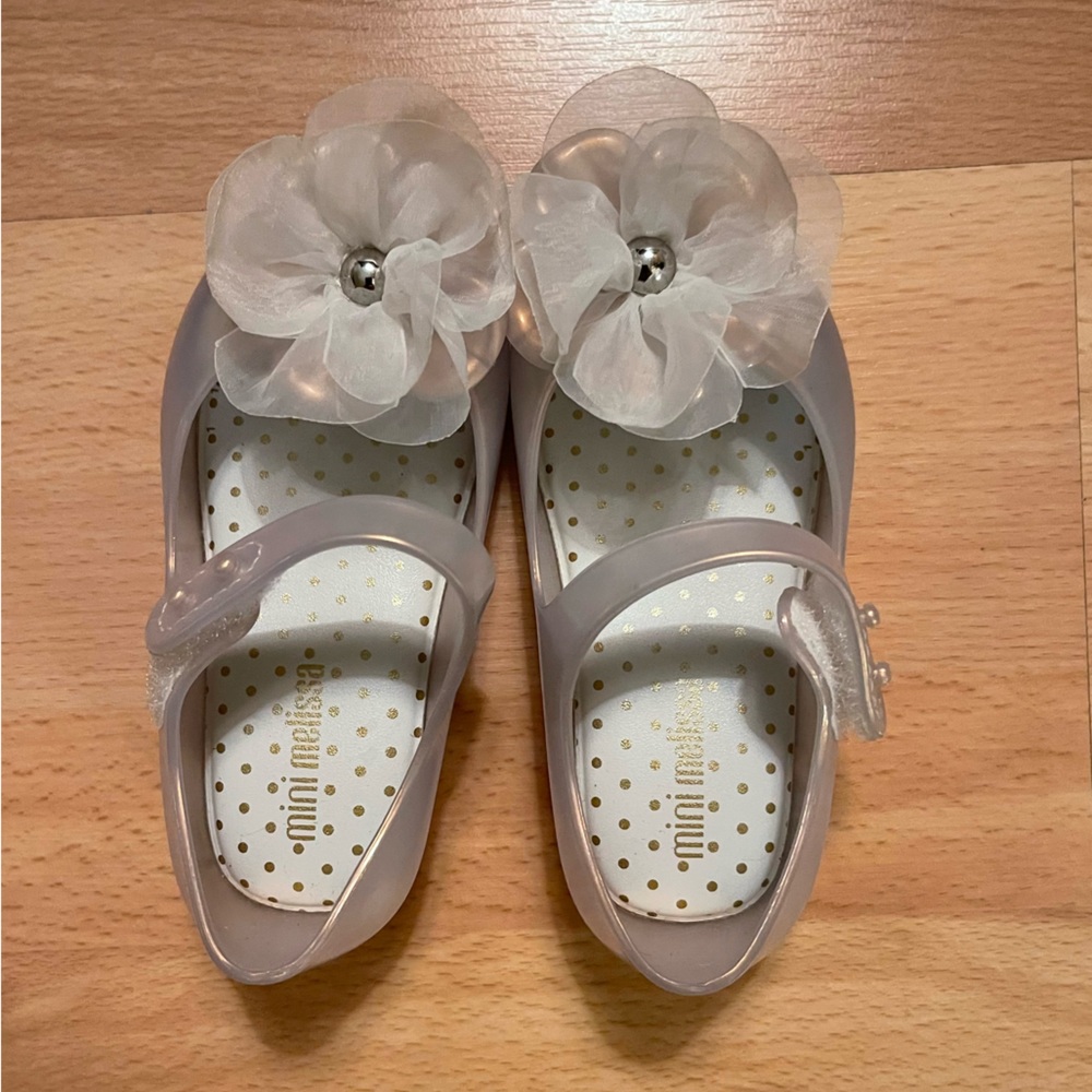 Mini Melissa shoes, Size 7, White with Flower